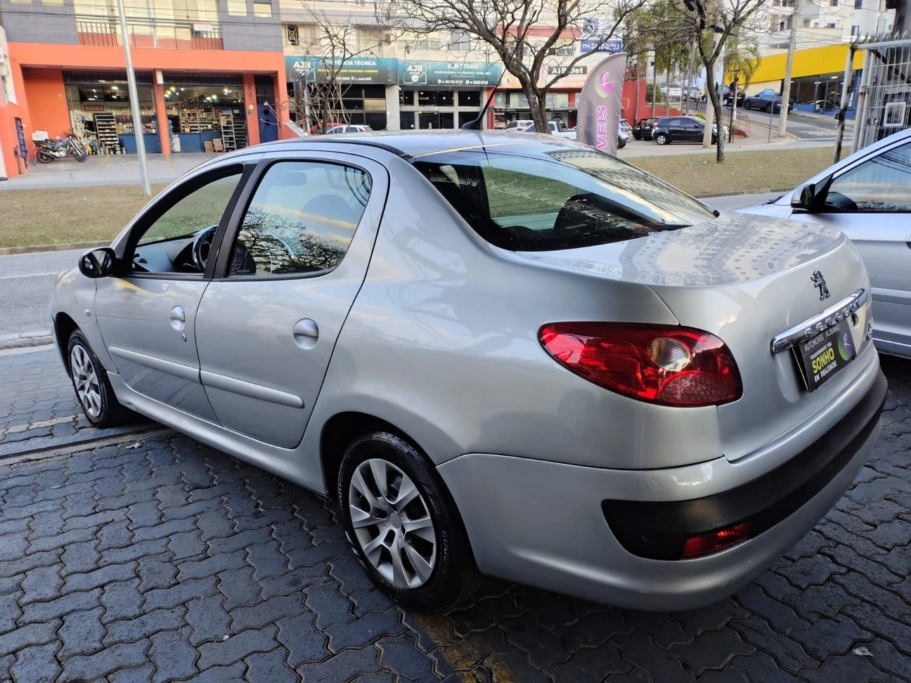 PEUGEOT 207