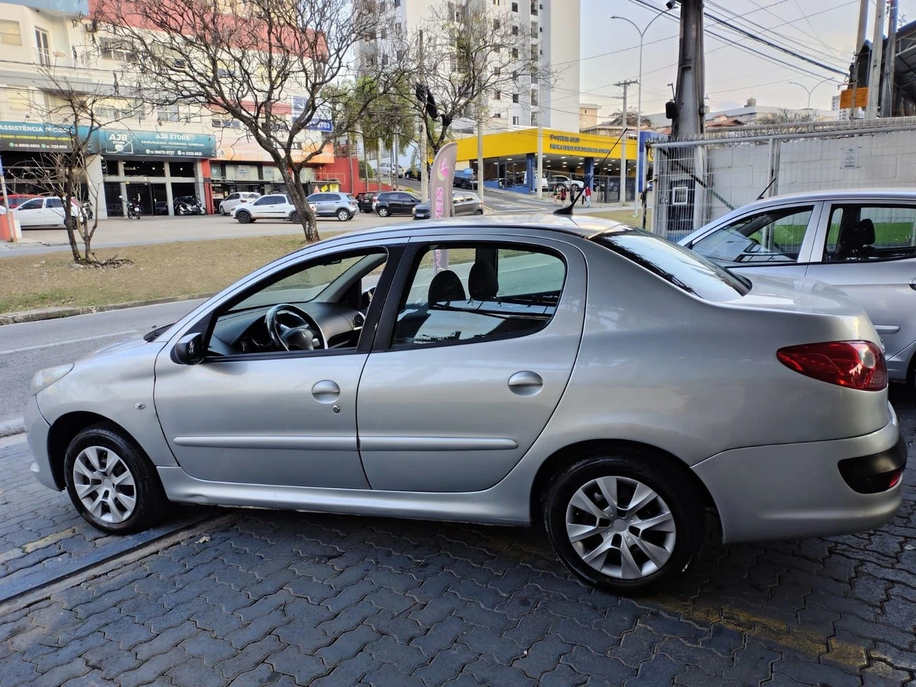 PEUGEOT 207