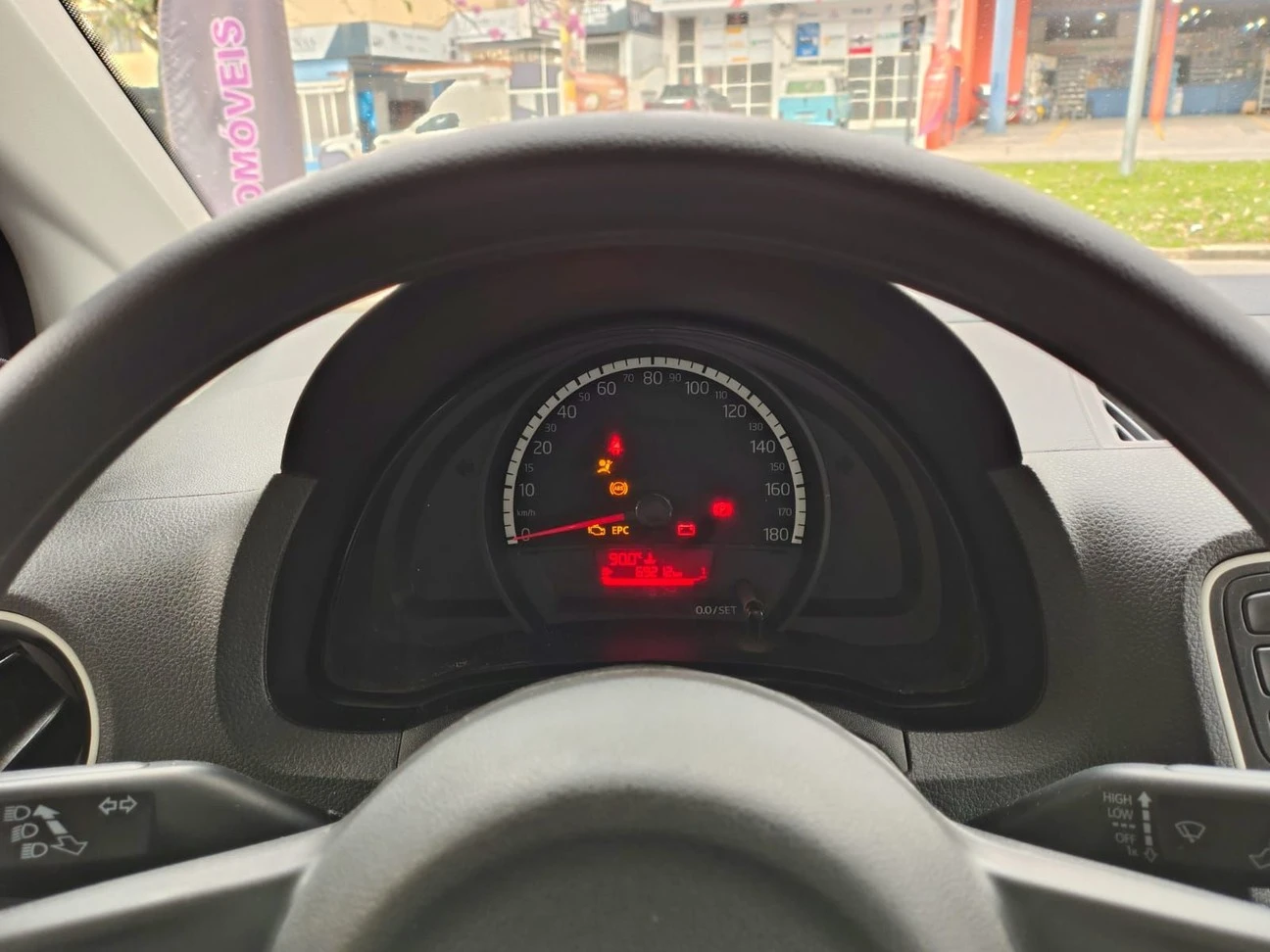 VOLKSWAGEN UP