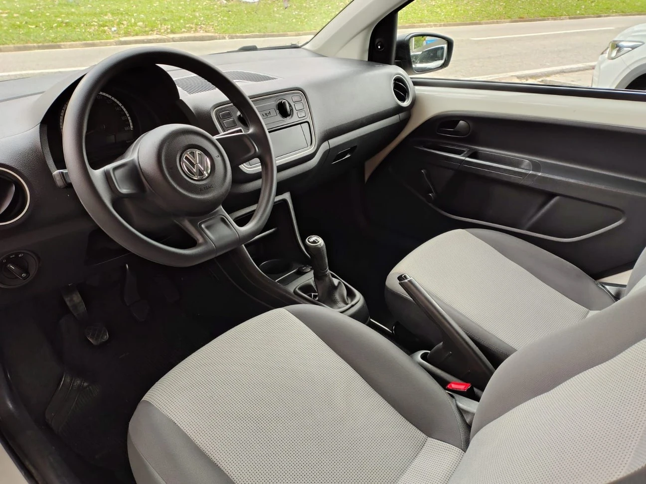 VOLKSWAGEN UP