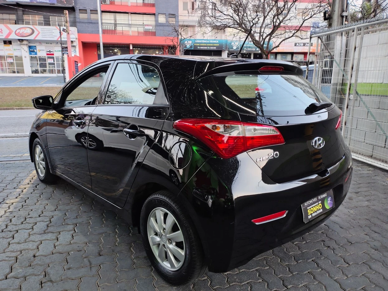 HYUNDAI HB20