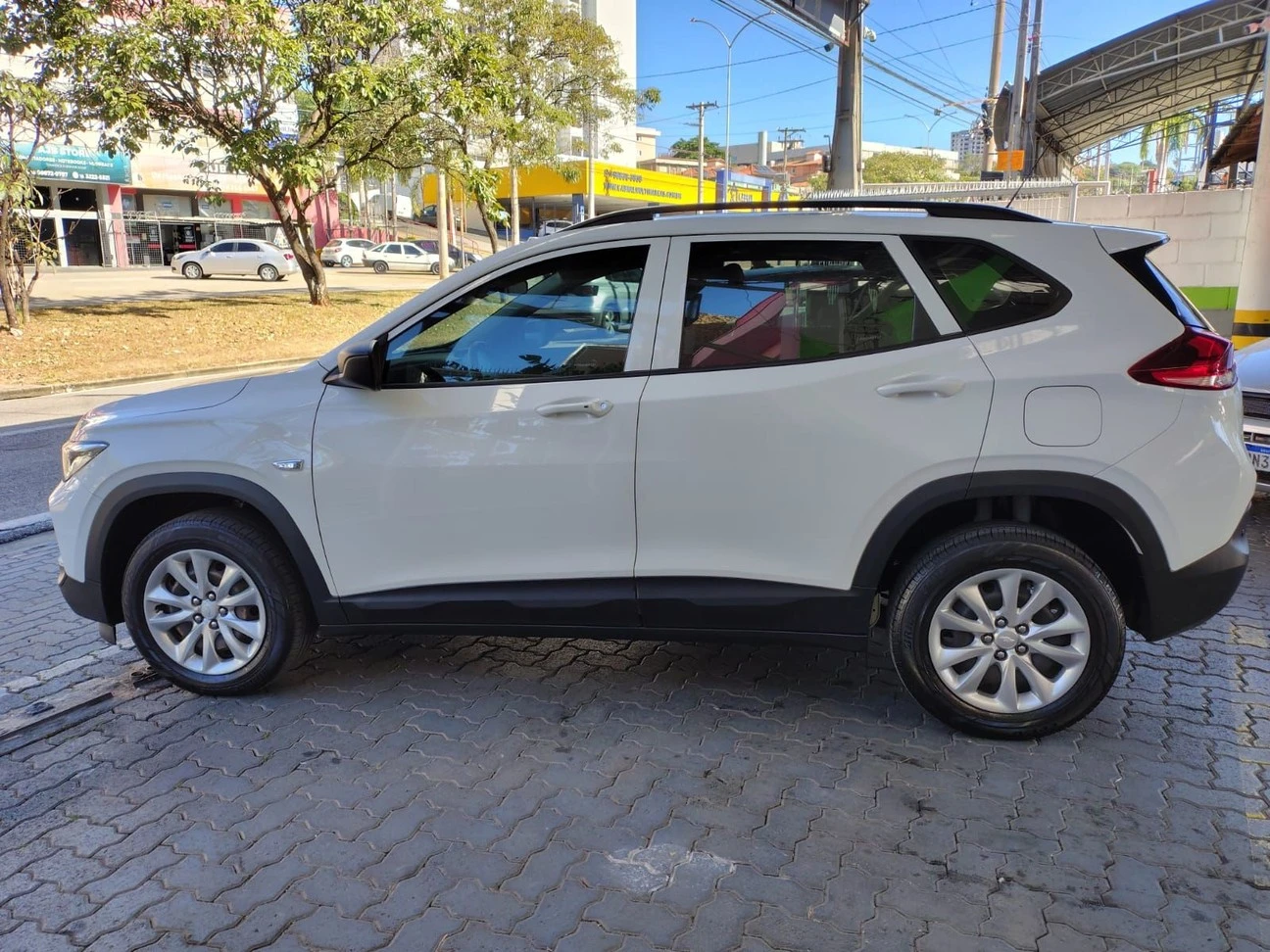 CHEVROLET TRACKER