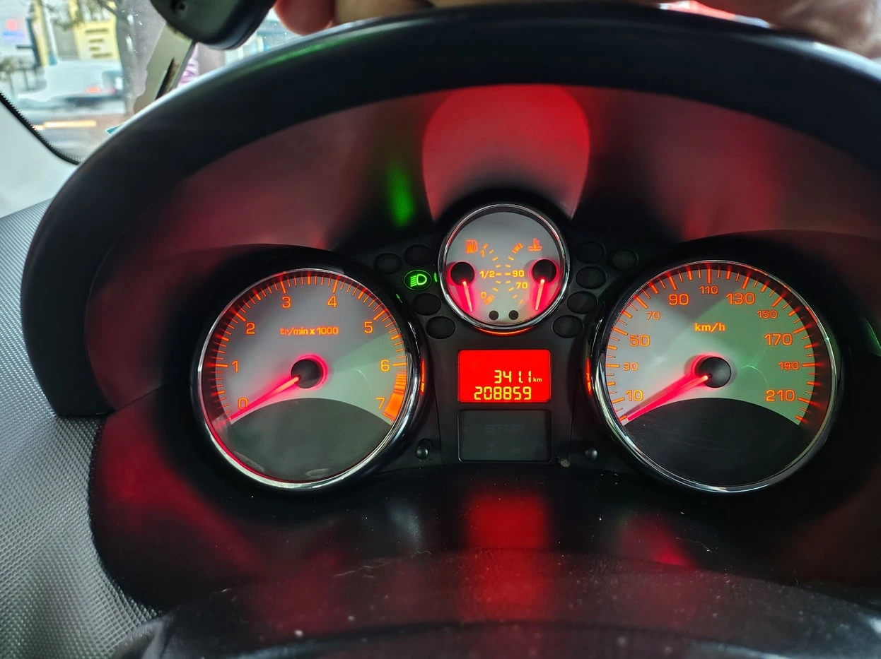 PEUGEOT 207
