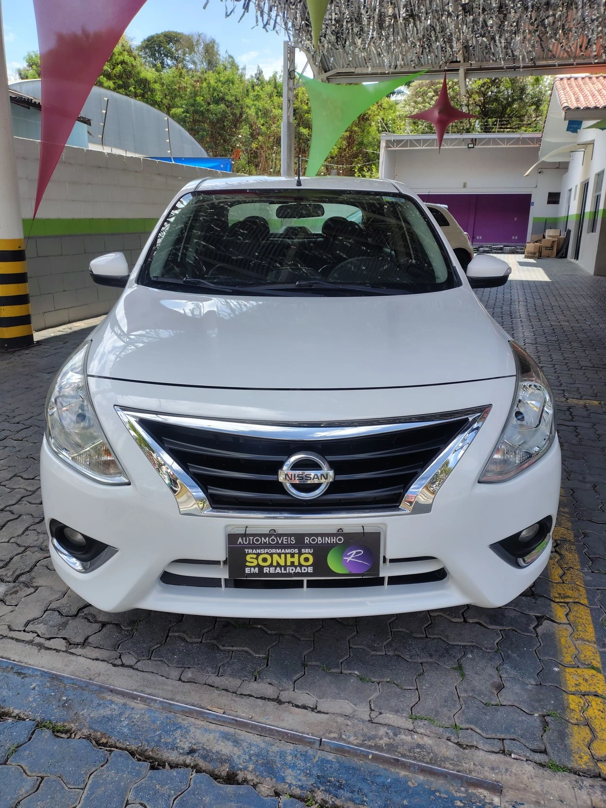 NISSAN VERSA