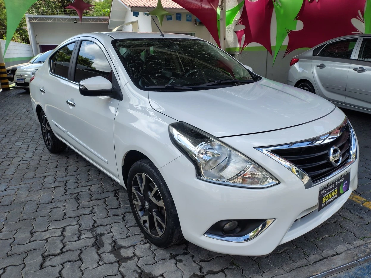 NISSAN VERSA