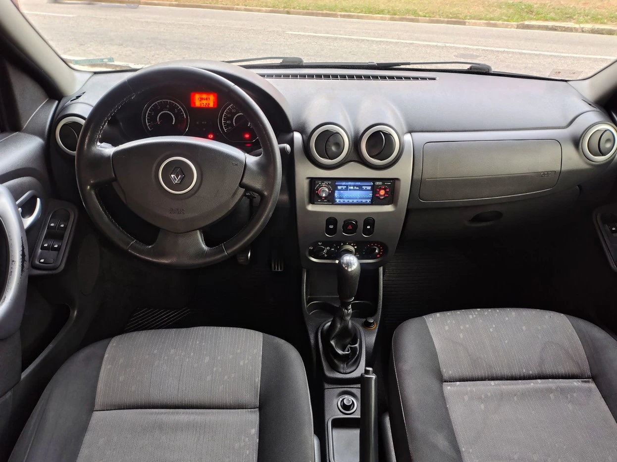 RENAULT LOGAN