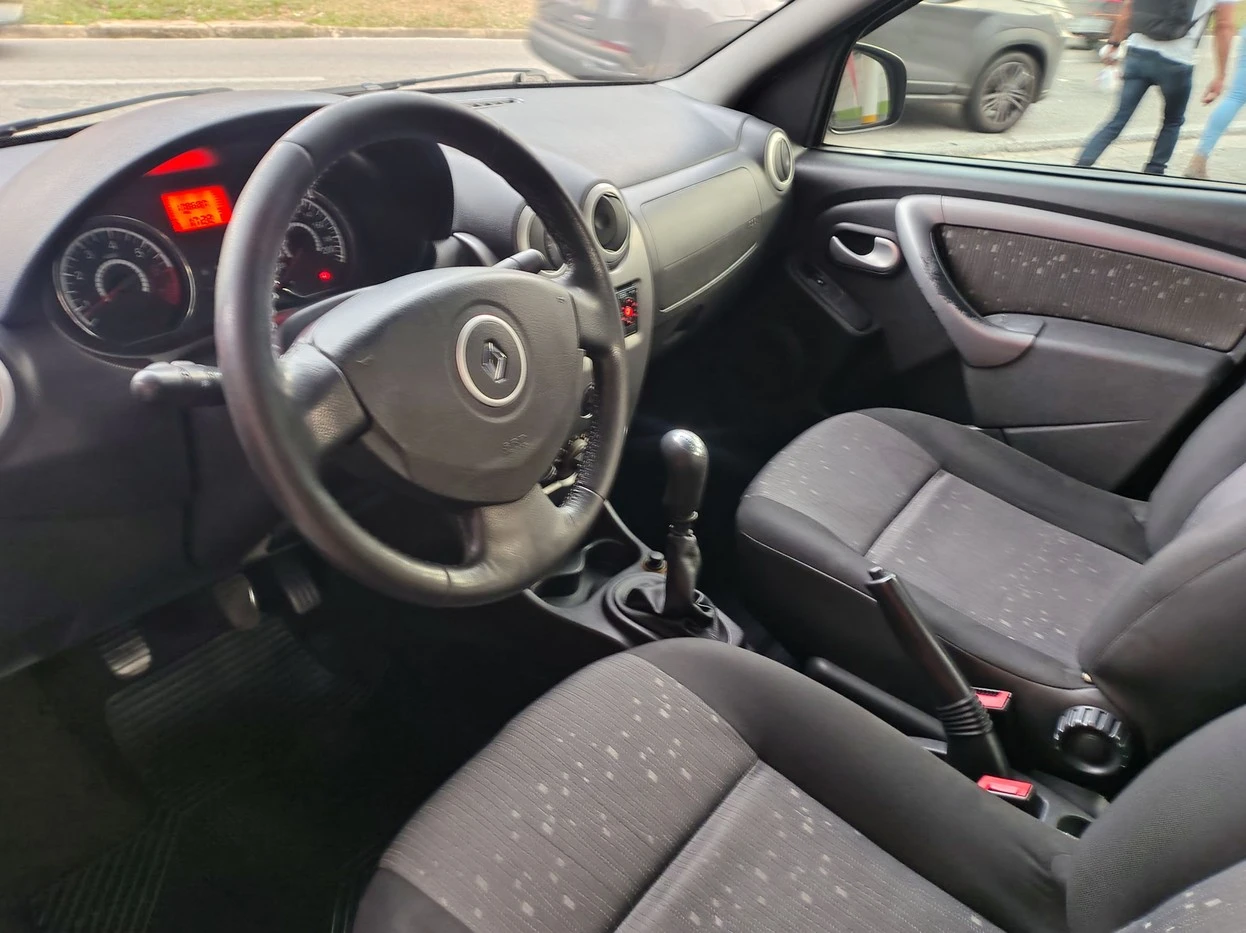 RENAULT LOGAN