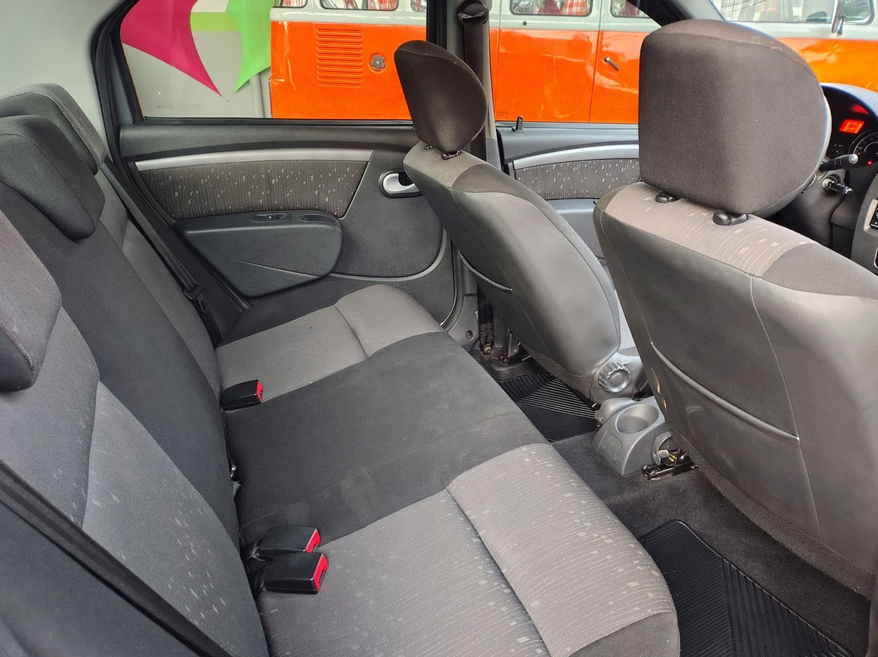 RENAULT LOGAN