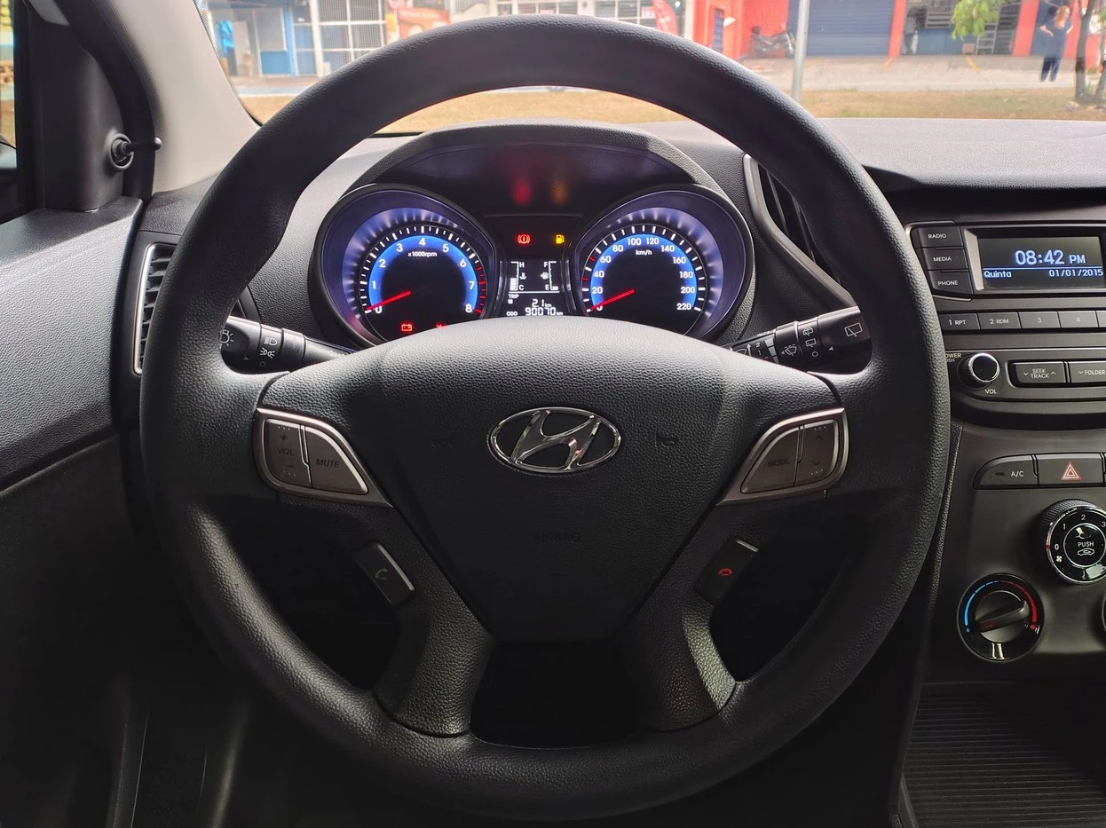 HYUNDAI HB20