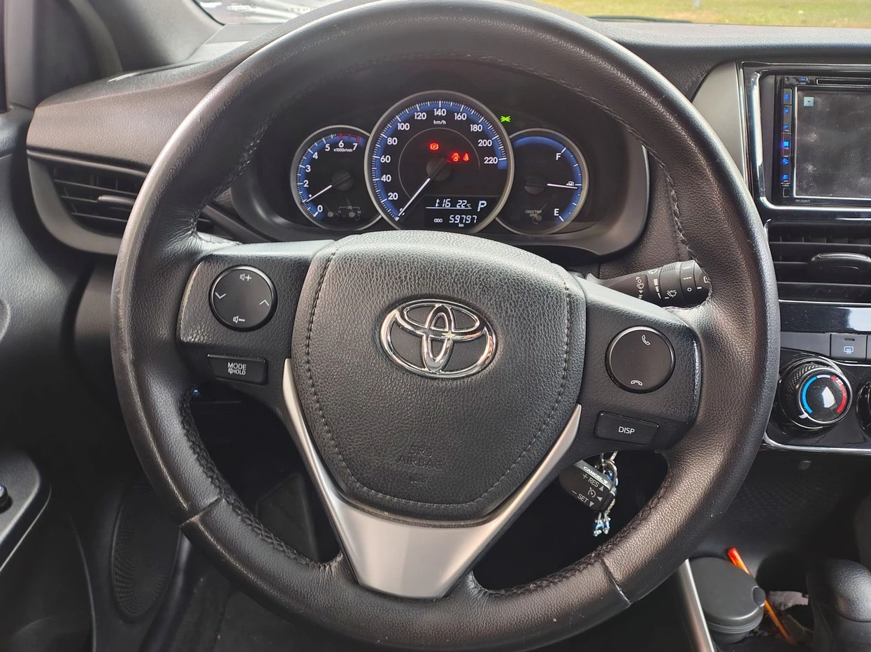 TOYOTA YARIS