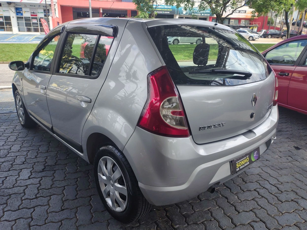 RENAULT SANDERO