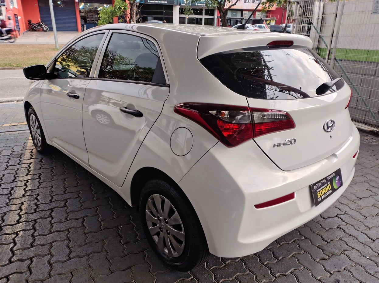 HYUNDAI HB20