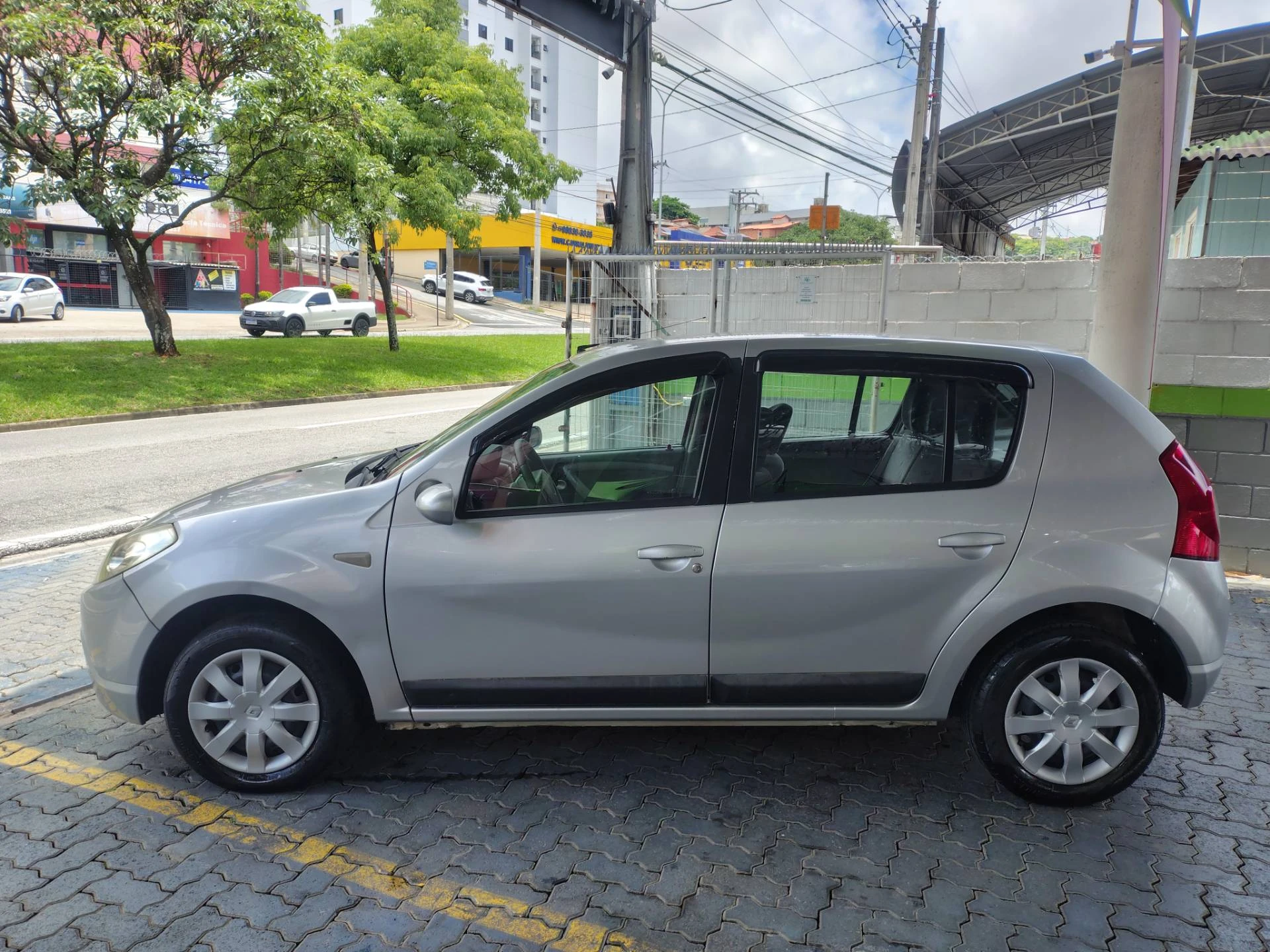 RENAULT SANDERO