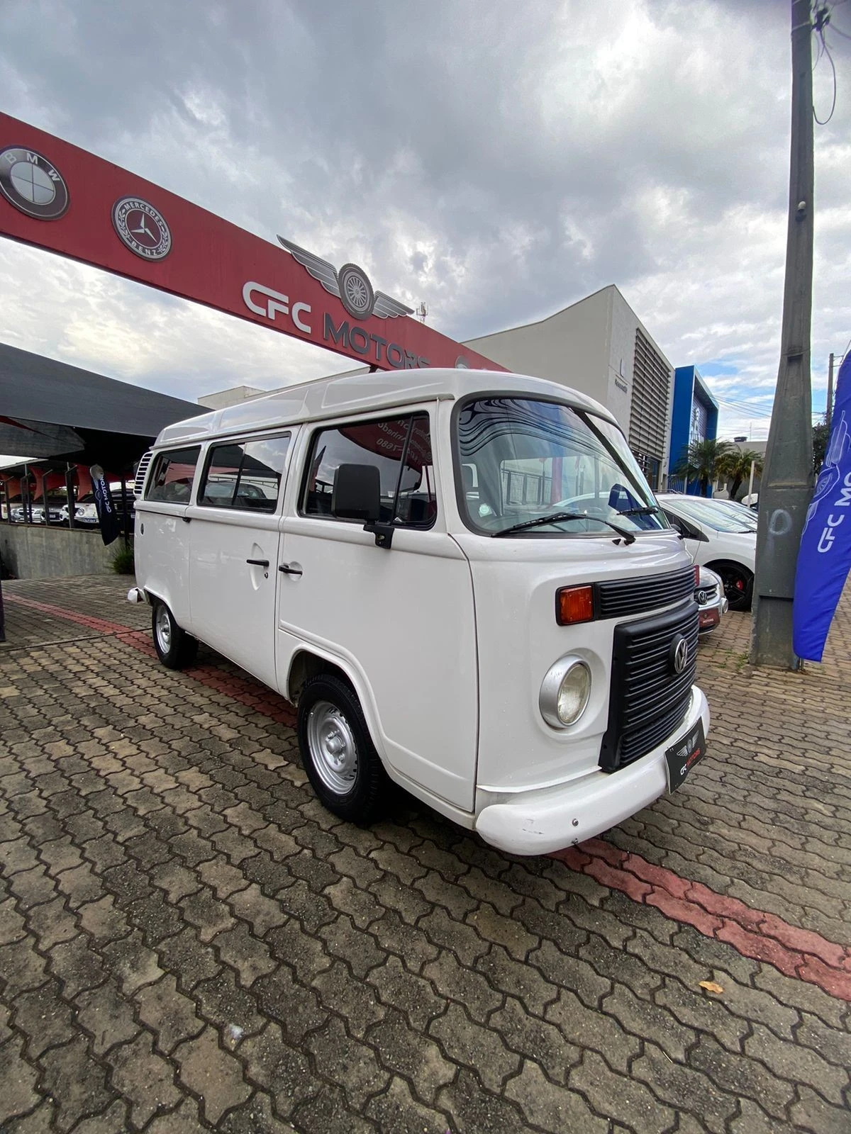 VOLKSWAGEN KOMBI