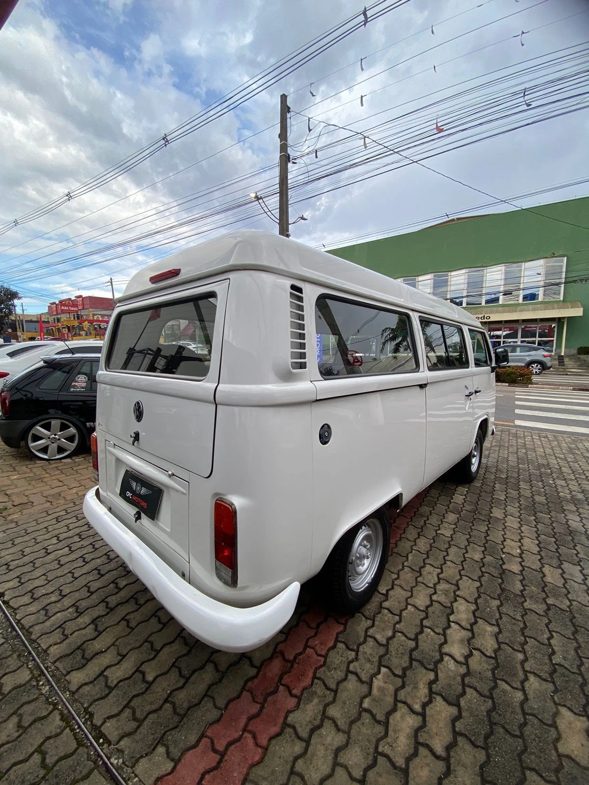 VOLKSWAGEN KOMBI