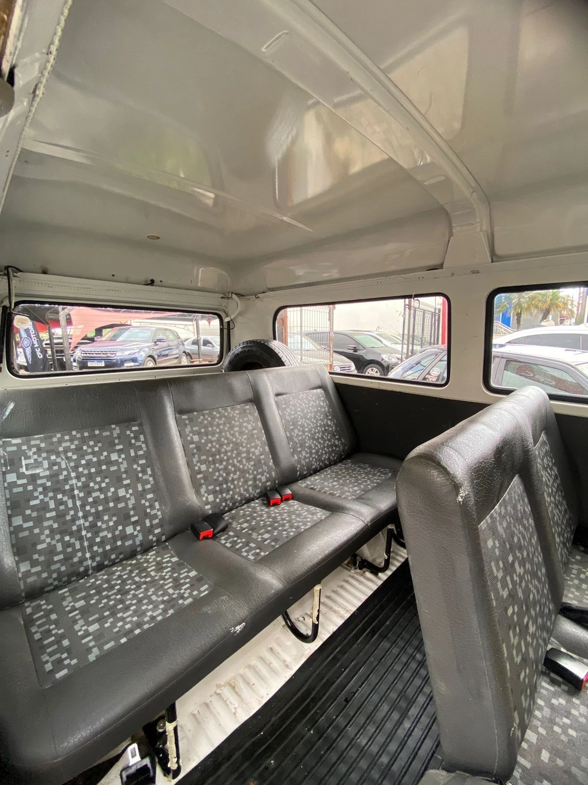 VOLKSWAGEN KOMBI