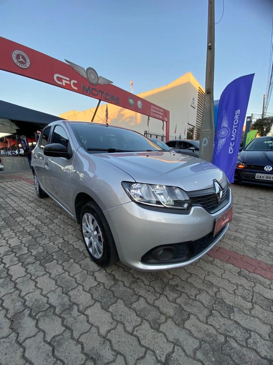 RENAULT SANDERO