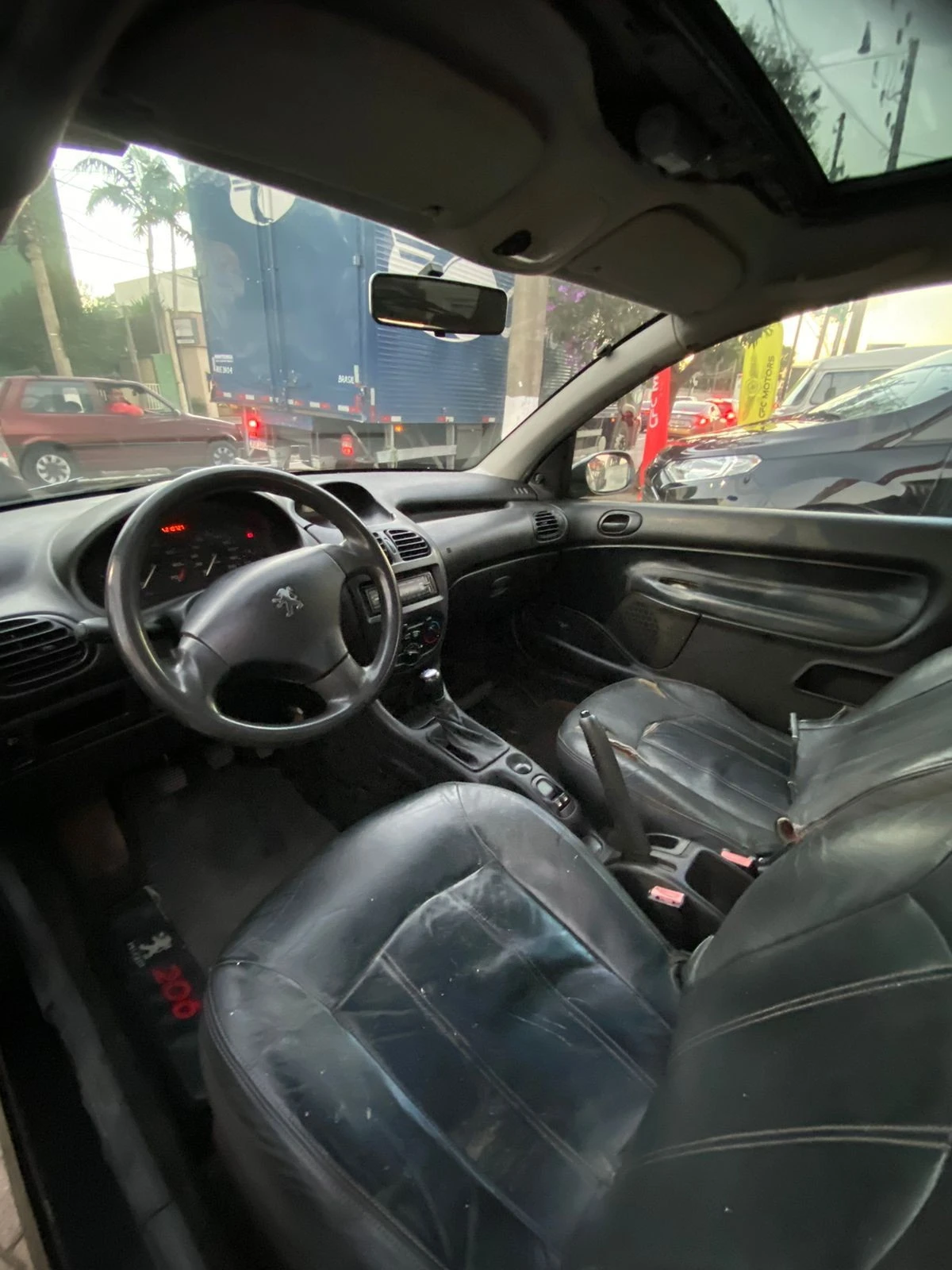 PEUGEOT 206