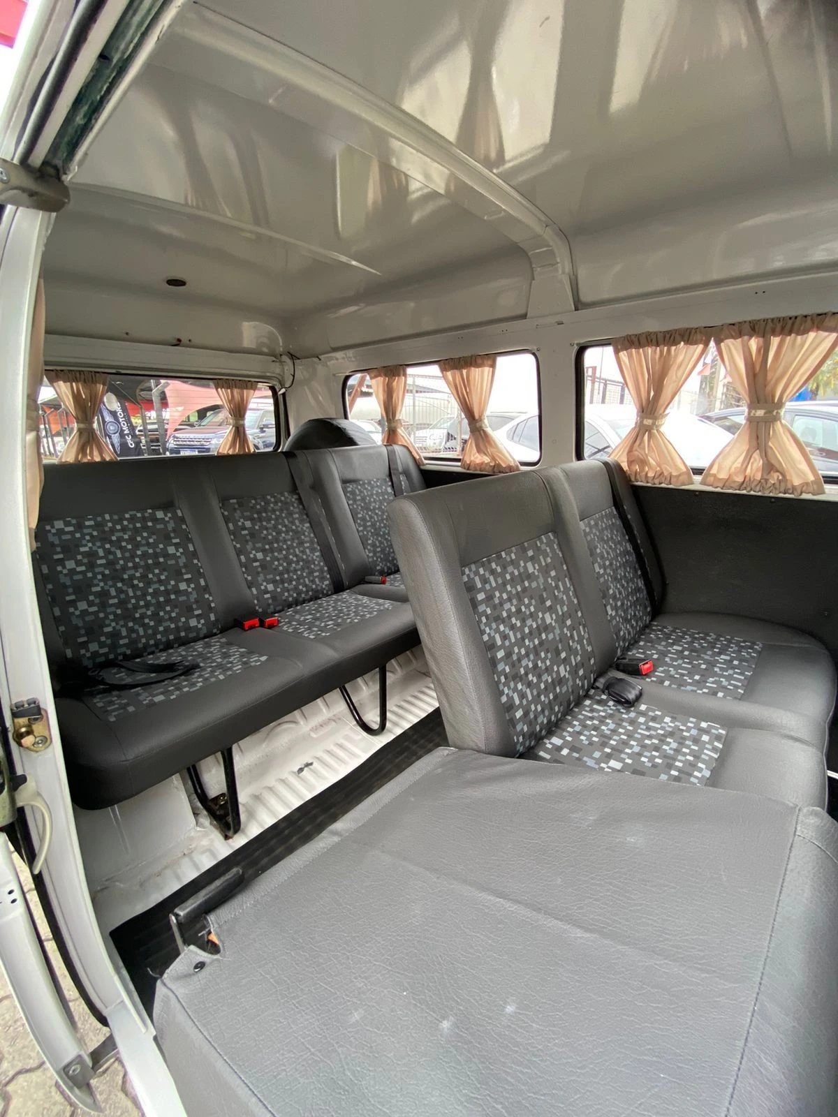 VOLKSWAGEN KOMBI