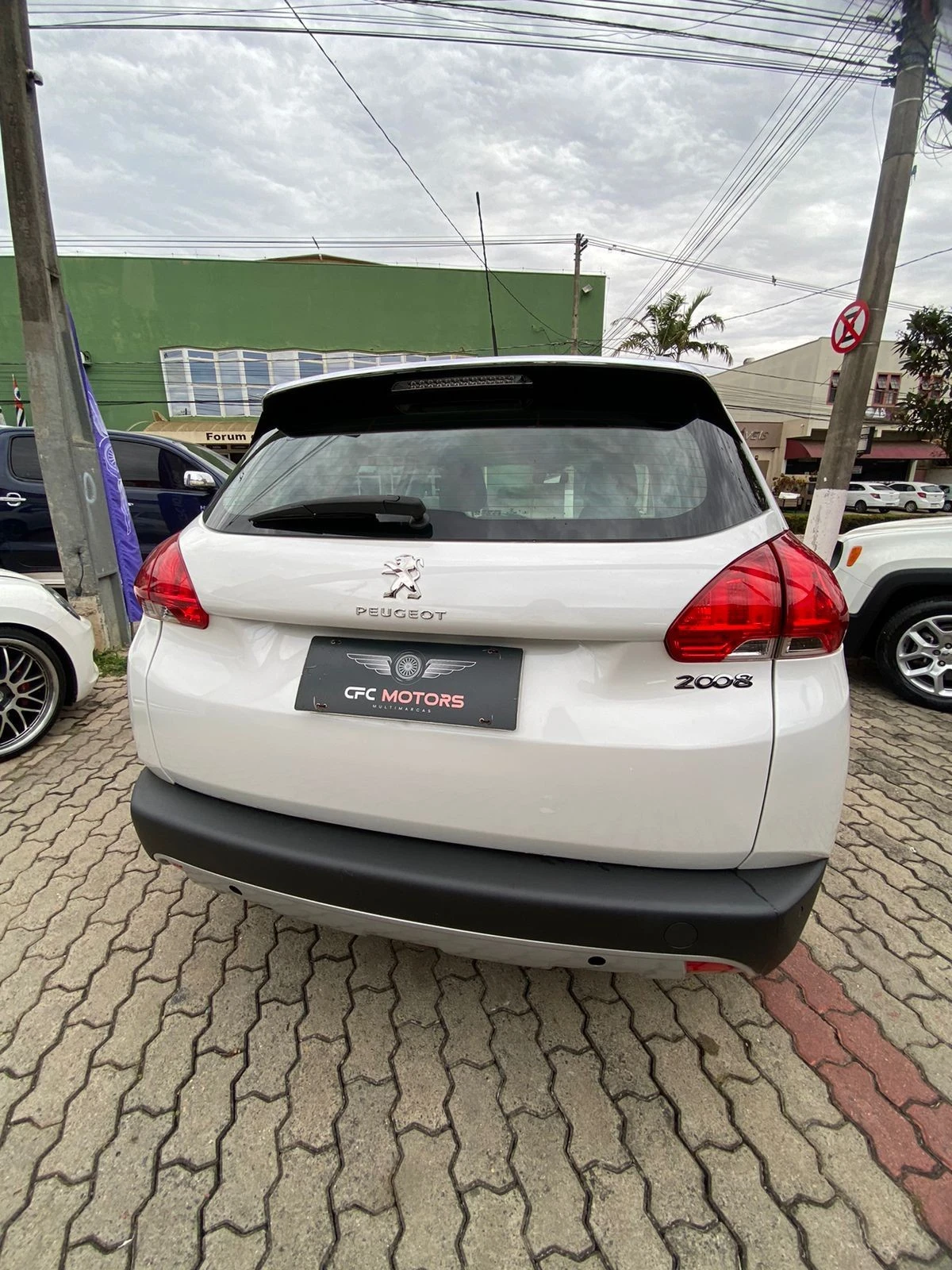 PEUGEOT 2008