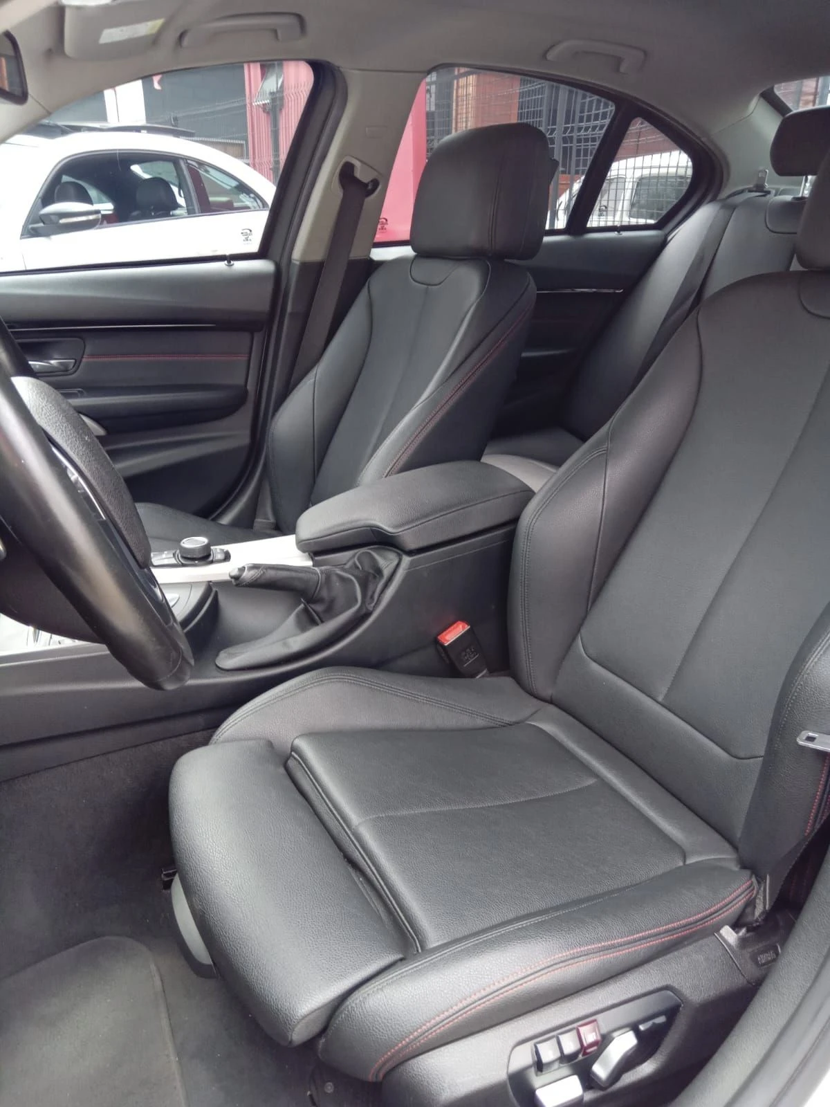 BMW 320I