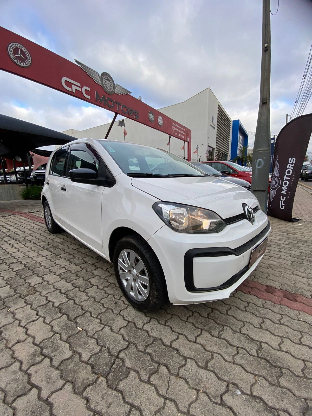 VOLKSWAGEN UP