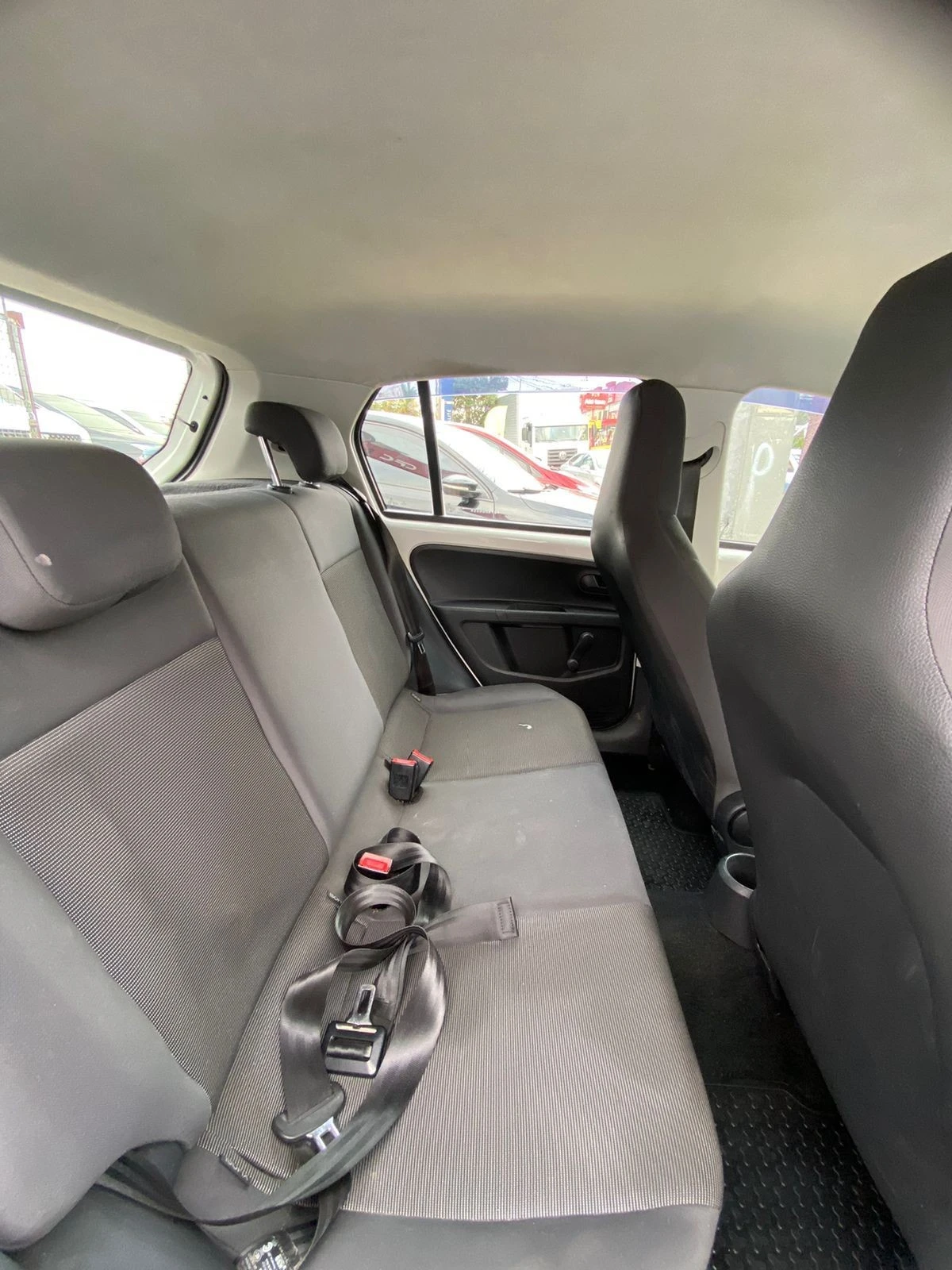 VOLKSWAGEN UP