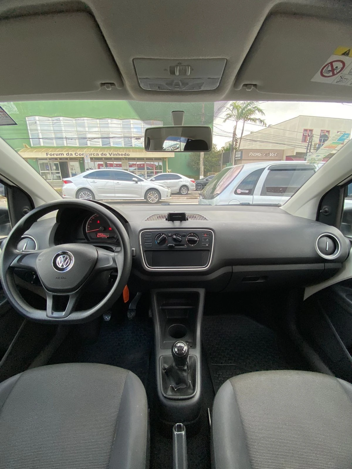 VOLKSWAGEN UP