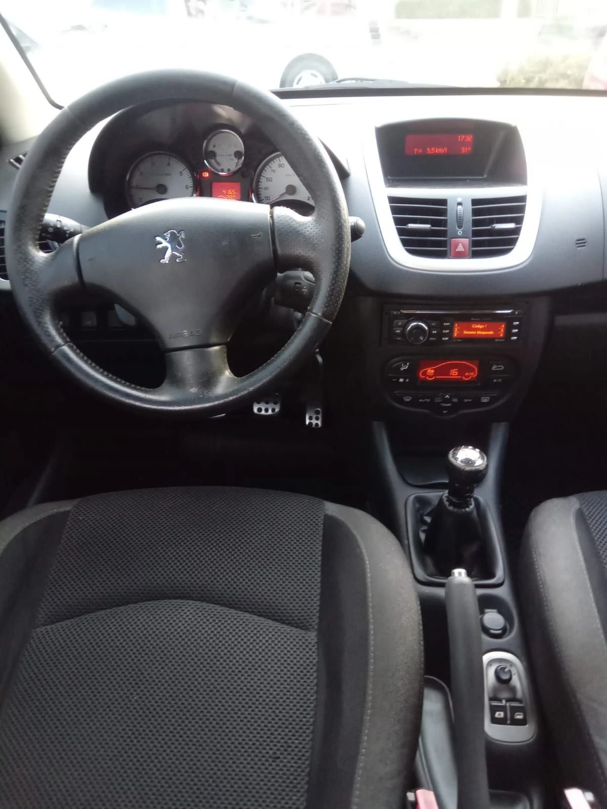 PEUGEOT 207