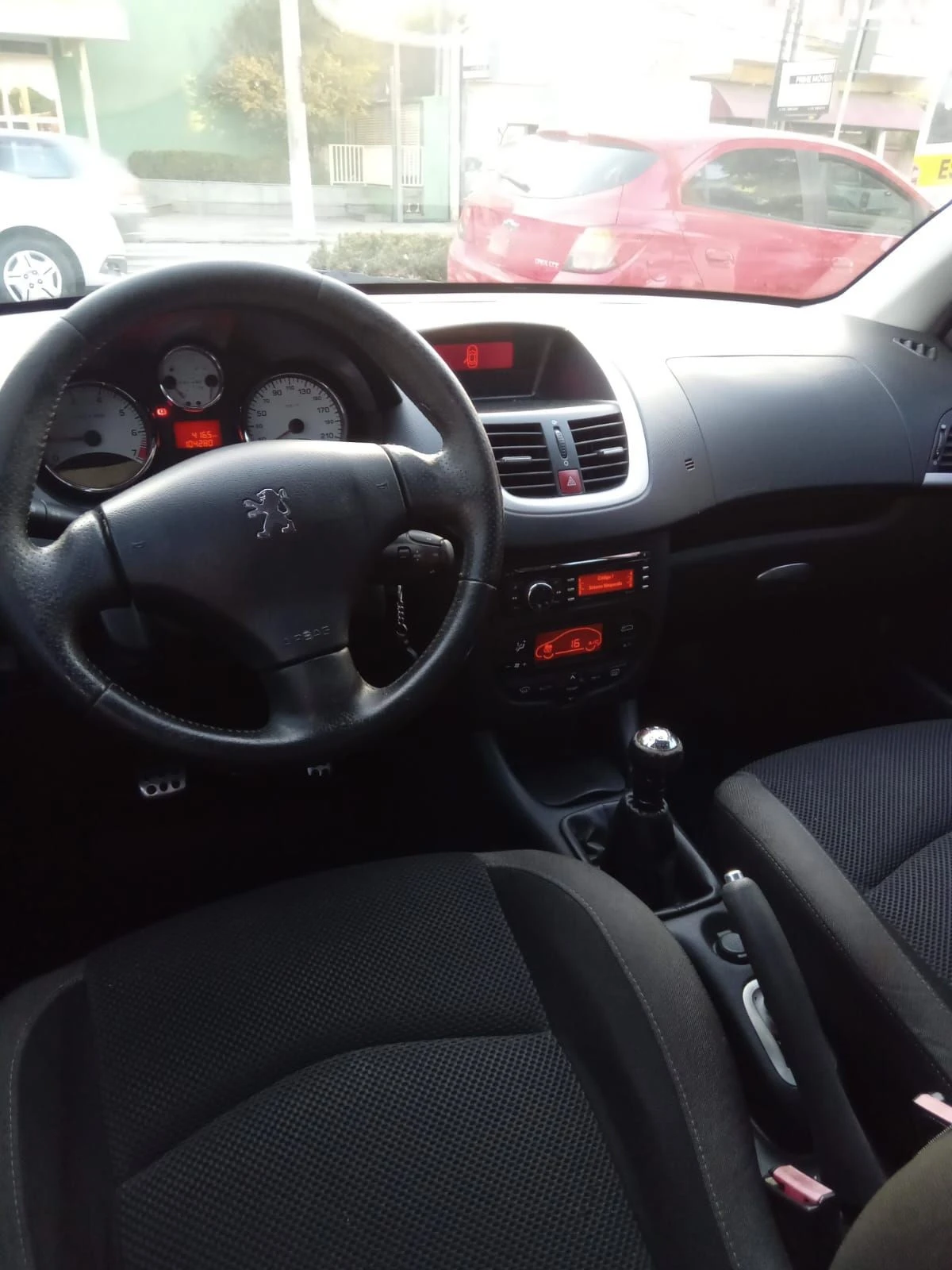 PEUGEOT 207