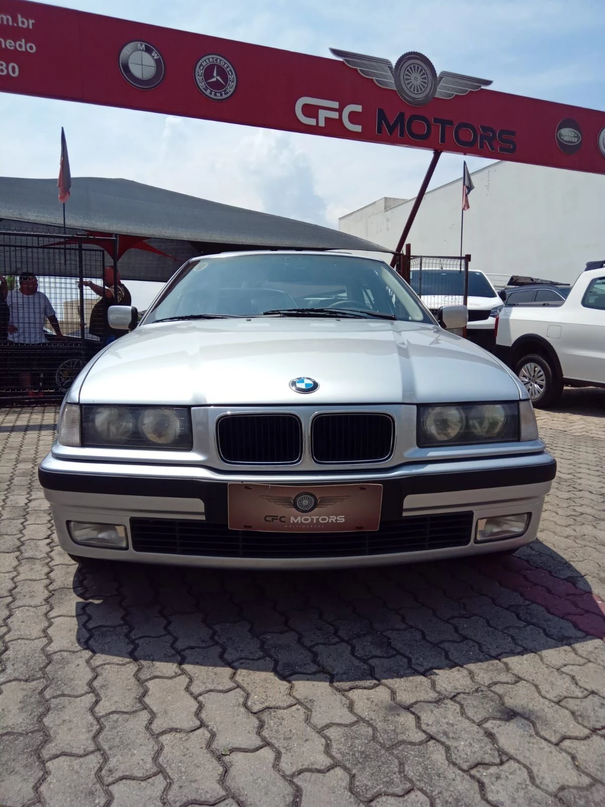 BMW 328i