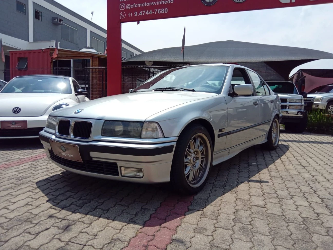 BMW 328i