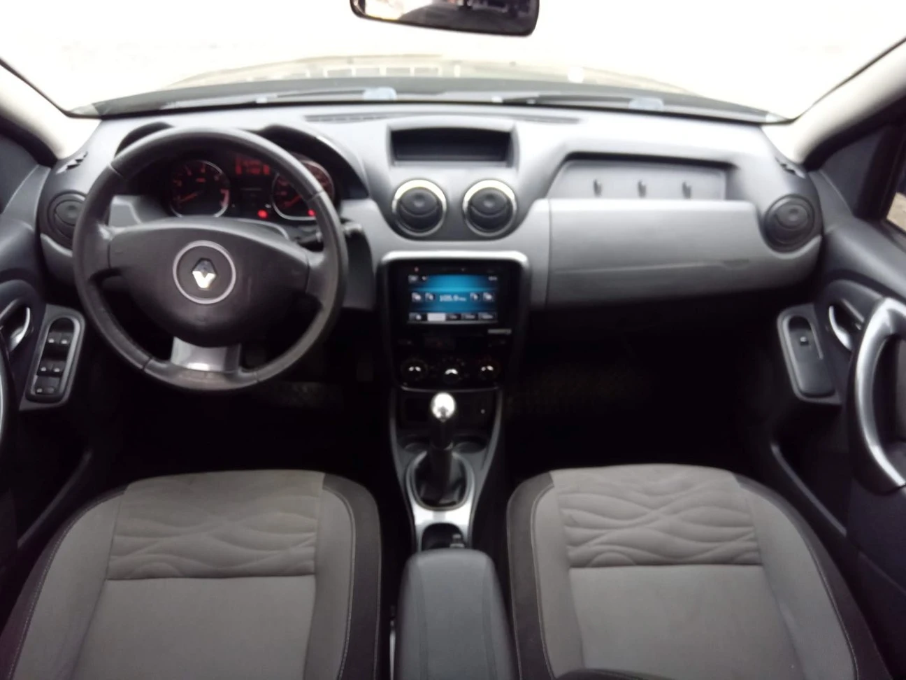 RENAULT DUSTER