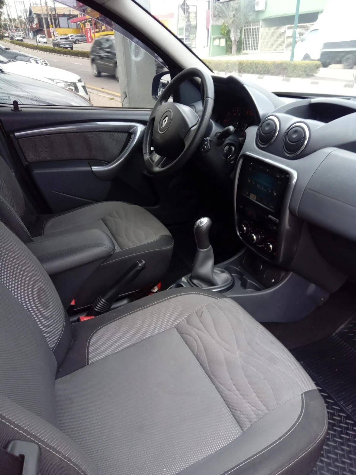 RENAULT DUSTER