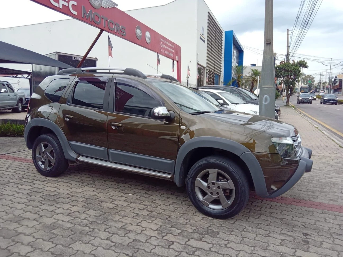 RENAULT DUSTER