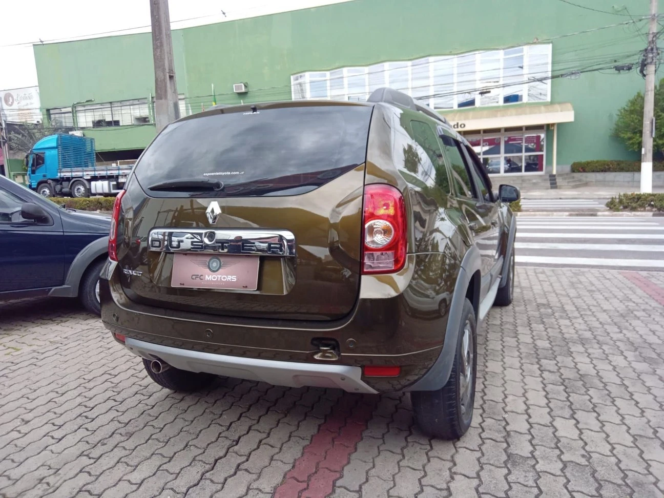 RENAULT DUSTER