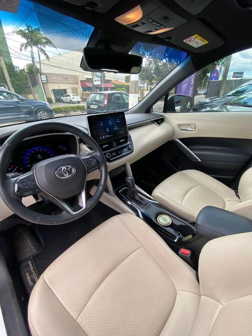 TOYOTA COROLLA CROSS