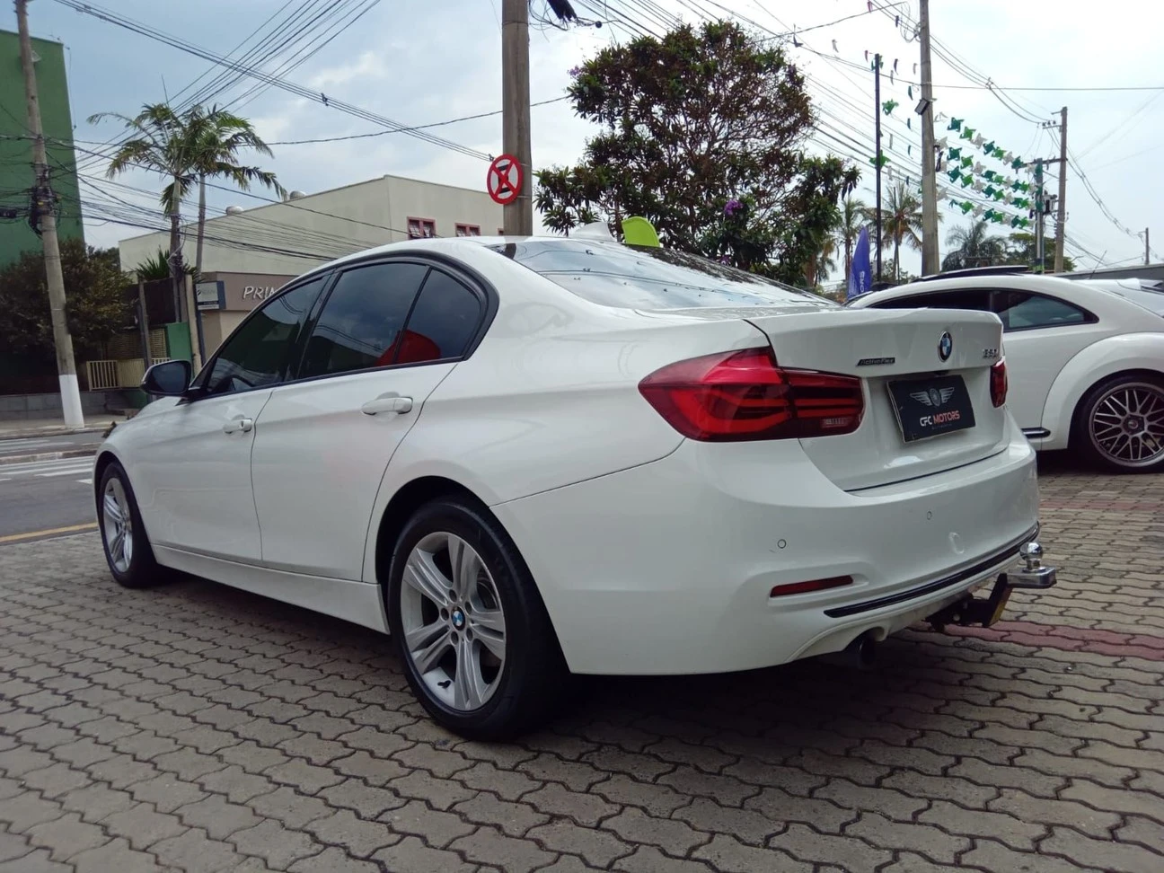 BMW 320i
