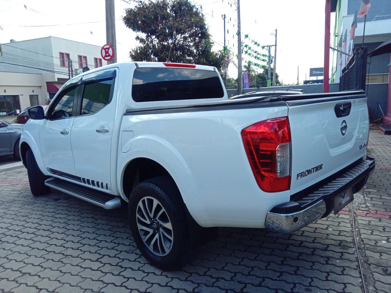 NISSAN FRONTIER