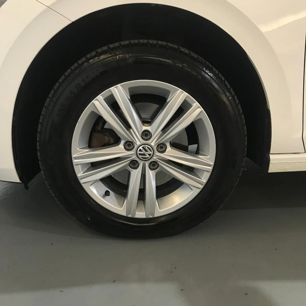 VOLKSWAGEN POLO