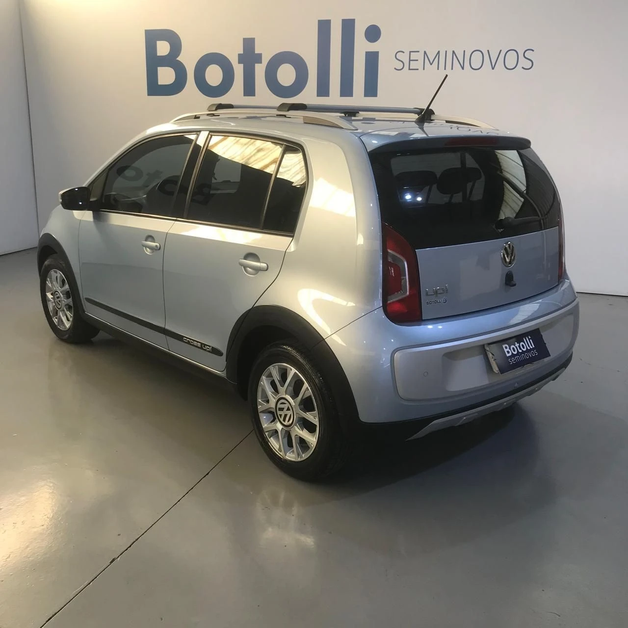 VOLKSWAGEN CROSS UP