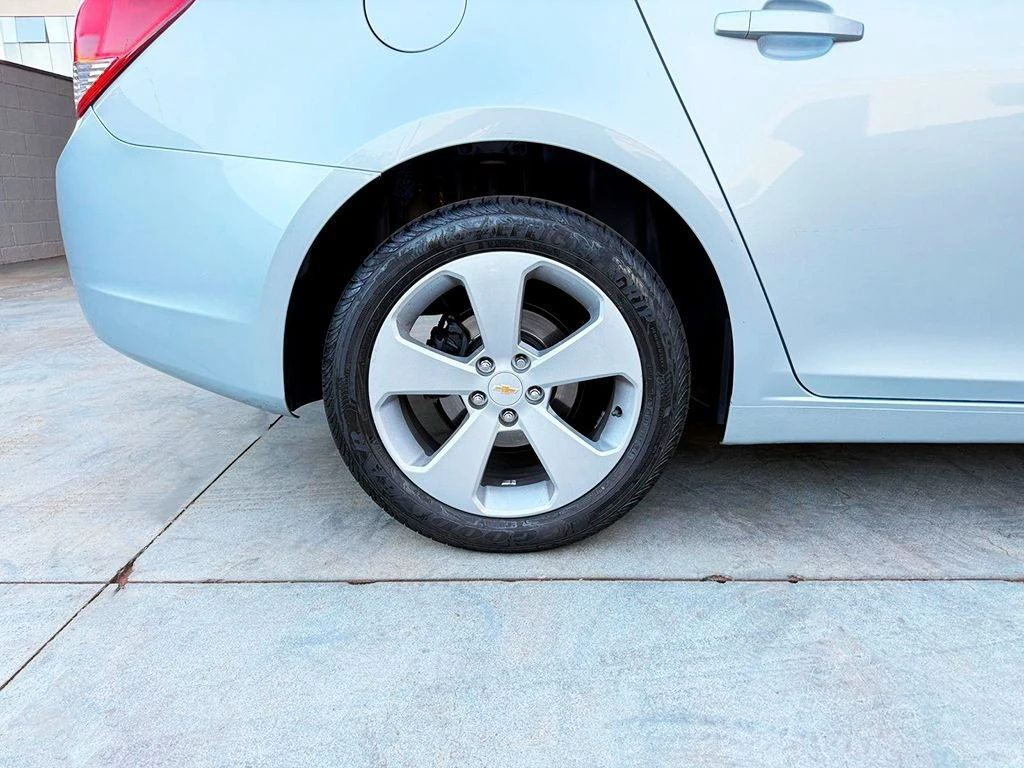 CHEVROLET CRUZE