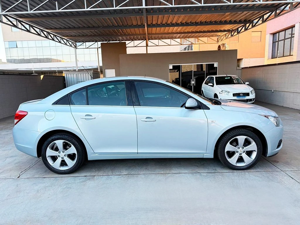 CHEVROLET CRUZE