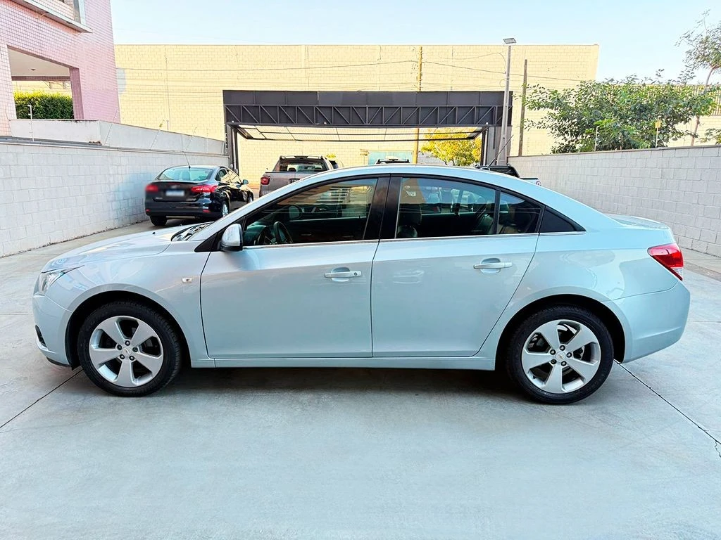 CHEVROLET CRUZE