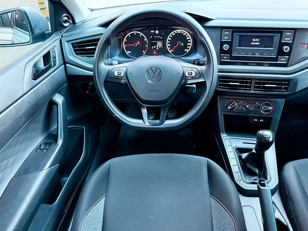 VOLKSWAGEN POLO