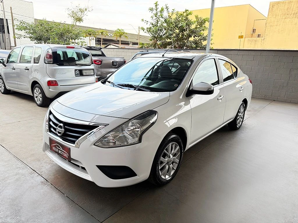 NISSAN VERSA