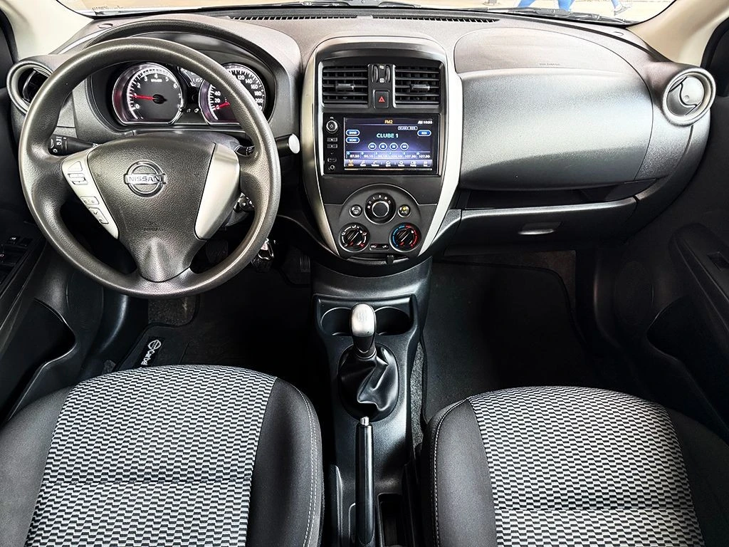 NISSAN VERSA