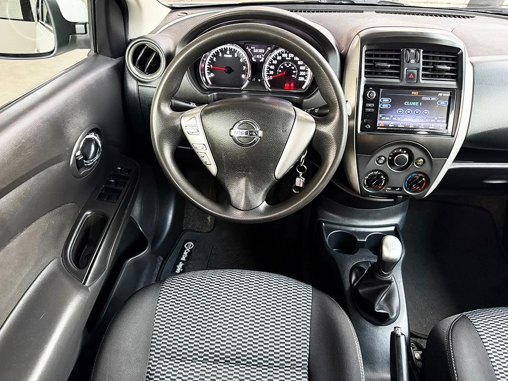 NISSAN VERSA
