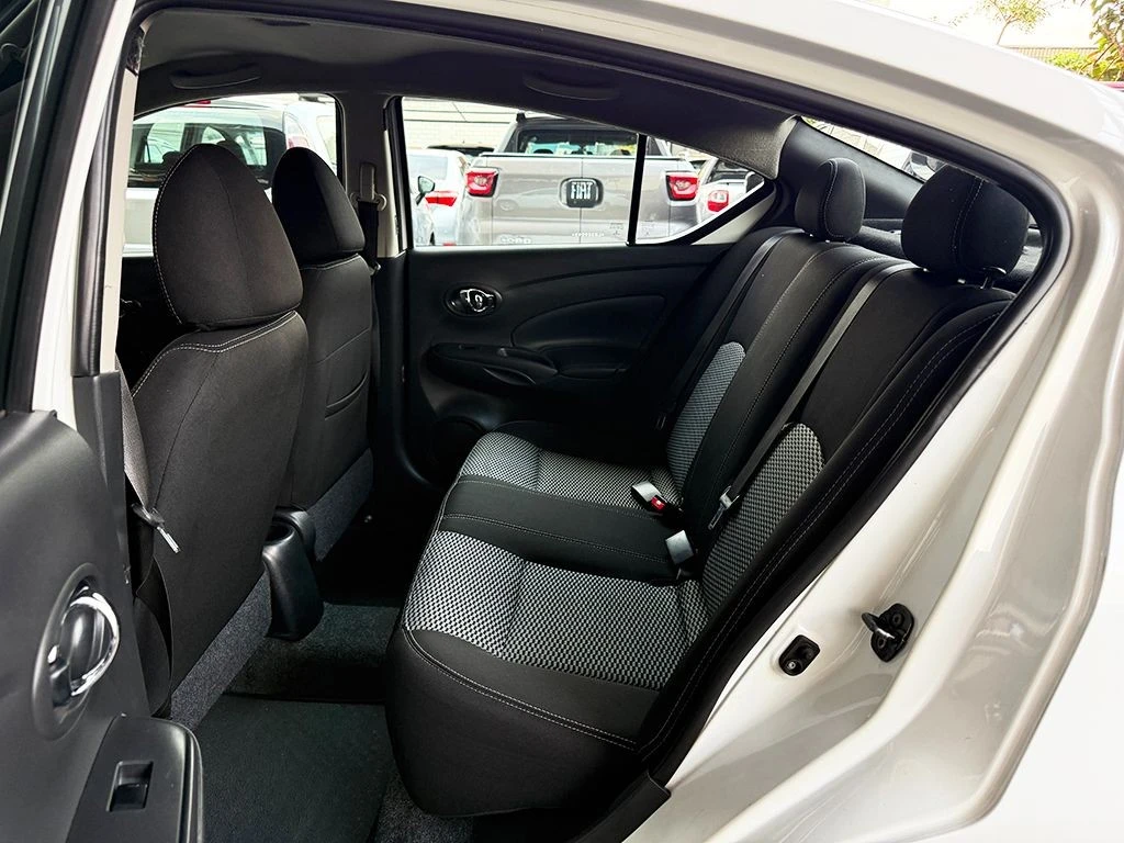 NISSAN VERSA