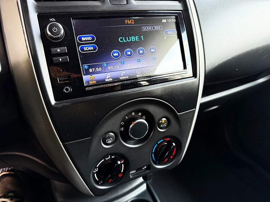 NISSAN VERSA